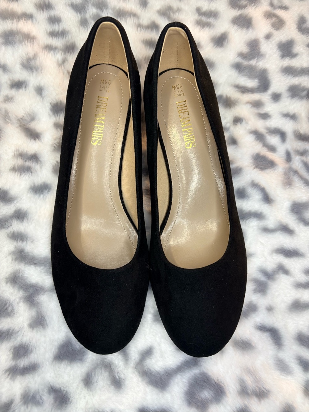 Dream Pairs Black Suede Round Toe Heels